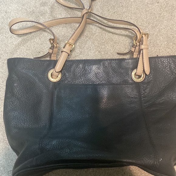 Michael Kors tote - Picture 2 of 4